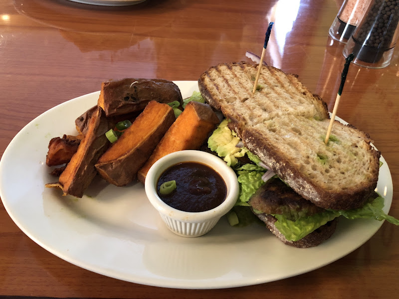 Green Leaf Vegetarian & Vegan Restaurant photo 1
