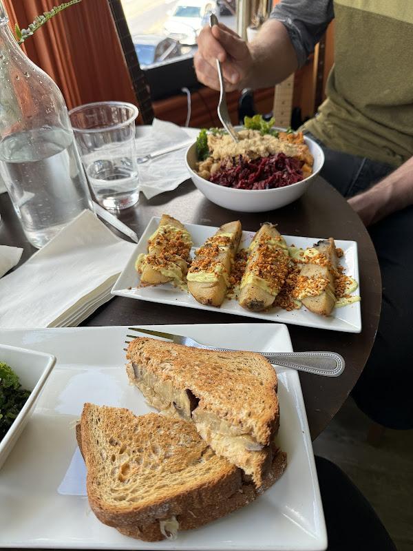 Tiger Lily Ghost Bistro, LLC photo 5